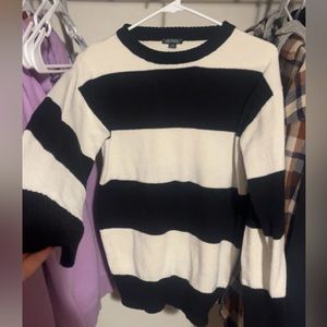 NWOT, Wild Fable sweater, Black and White XS